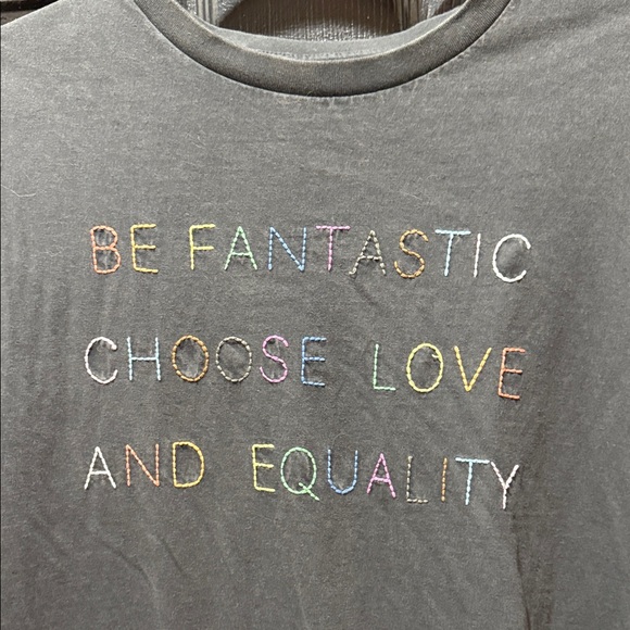 American Eagle Outfitters Charcoal Tee PRIDE - Picture 2 of 5